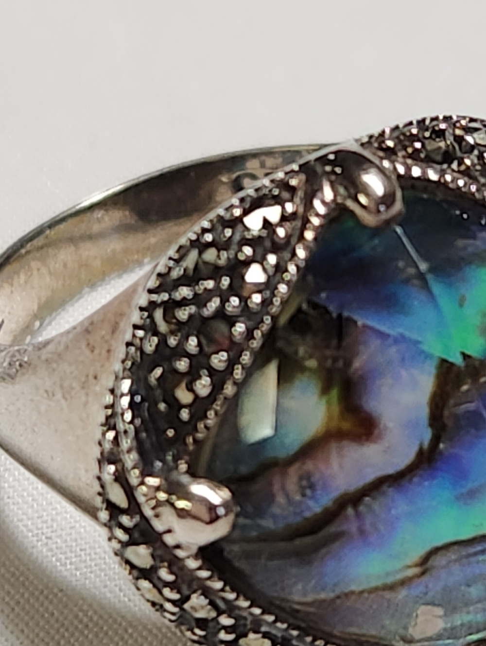 MARC JACOBS Sterling Silver Abalone Shell Ring With Marcaste Accents Size 8 - Picture 8 of 17